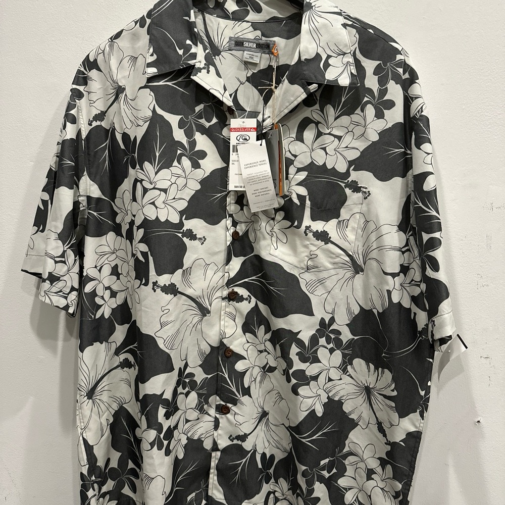 Quiksilver Waterman Shirt Mens XXL Short Sleeve Button Comfort Hawaiian NWT